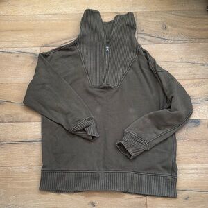 EUC! Aerie oversized quarter zip Sz m. Mineral wash style.